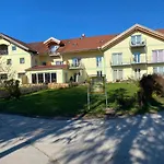 ゲストハウス Hotelpension Weberhof 3*